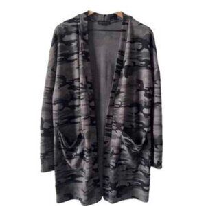 Sanctuary Camouflage Print Duster. Like New. Size: Medium.